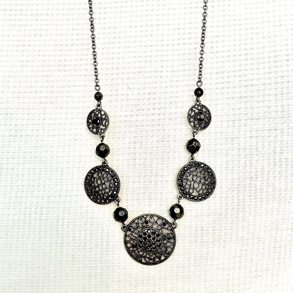 ✨vintage y2k gunmetal filigree crystal choker
